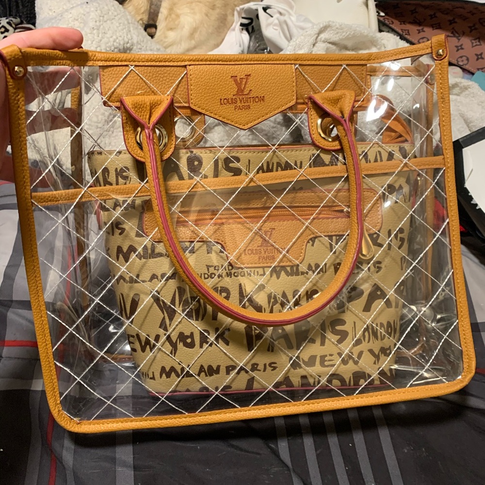 LV tote **NOT AUTHENTIC**